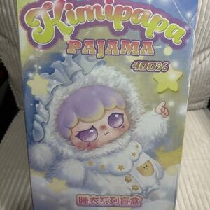 Kimipapa Pajama Series400% plush blind box. 
New.Box unopened with plastic wrap.